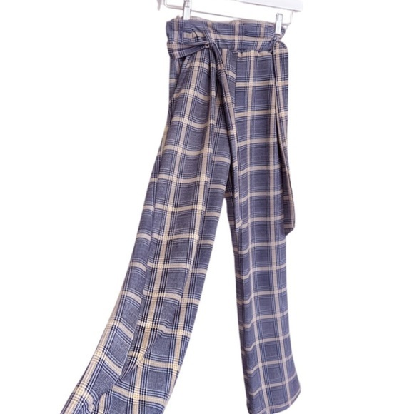 Women's HOT KISS Elastic Waist Casual Pants in Black, White, & Gold Plaid - Sm - Picture 2 of 9